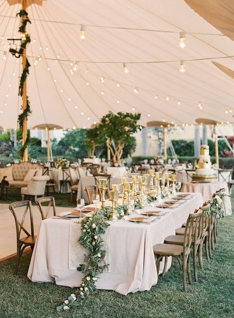 6 Nature Wedding Decor Ideas That Are Trending Like Crazy by DLB Cabin Wedding Decor, Chair Cover Ideas, Home Wedding Ideas, Wedding Table Setup, Table Wedding Decorations, Head Table Decor, Wedding At Home, Cabin Wedding, Barn Wedding Decorations