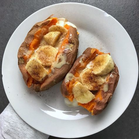 t on Instagram: “sweet stuffed sweet potato (inspired by @clarecreated way less aesthetic than urs tho lol😭). deets are: sweet potatoes (i cooked them in…” Sweet Potatoes Aesthetic, Sweet Potato Aesthetic, Potato Aesthetic, Sweet Potato Diet, Chic Diet, Stuffed Sweet Potato, Sweet Potatoes, Meal Ideas, Sweet Potato