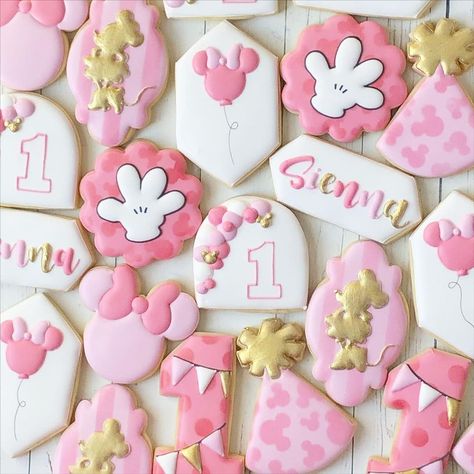 Disney World Birthday, Mouse Cookies, Minnie Mouse Cookies, Disney Birthday Party, Happy First Birthday, Sugar Cookie Designs, Cookie Time, Diy Cookie, Cookie Inspiration