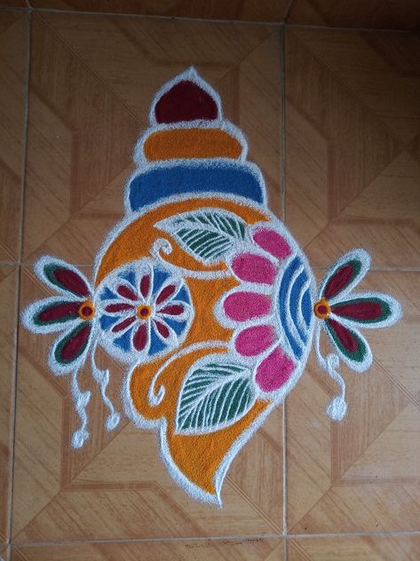 God Rangoli, Sangu Kolam, Margali Kolam, Color Rangoli, Colour Kolam, Colour Rangoli, Design Rangoli, Very Easy Rangoli Designs, Rangoli Designs Photos