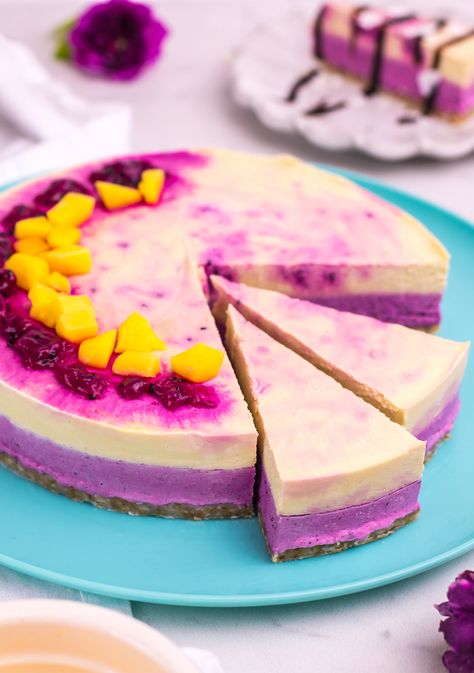 Vegan Fruit Dessert Recipes, Dragonfruit Desserts, Dragonfruit Dessert, Vegan Fruit Dessert, Dragon Fruit Cheesecake Recipes, Dragon Fruit Dessert, Dragonfruit Recipes, Deserturi Raw Vegan, Fruit Cheesecake