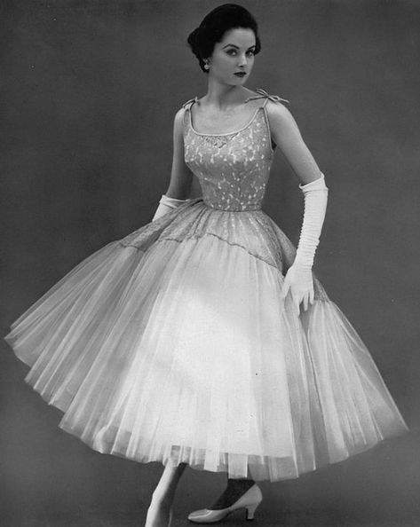 1954 Model in bewitching lace and nylon tulle dance dress by Will Steinman. 1954 Fashion, Debutante Dresses, Ballerina Silhouette, Silhouette Dress, Formal Evening Wear, Lace Evening Gowns, Evolution Of Fashion, Fashion 1950s, Tin Roof