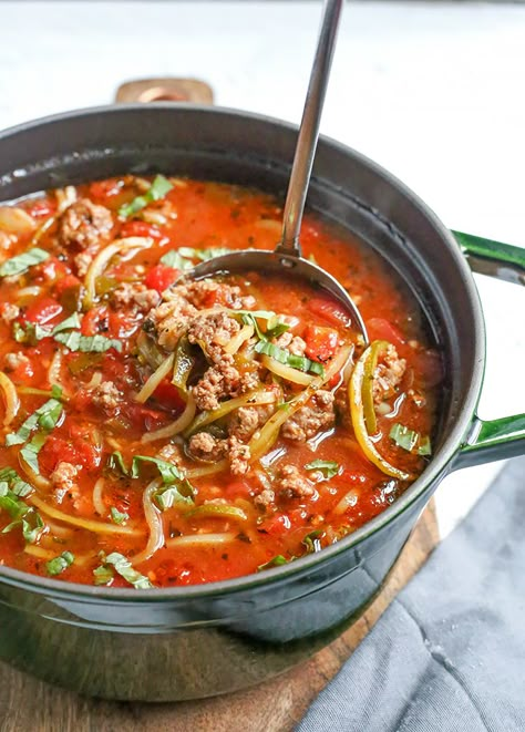 This Paleo Whole30 Lasagna Soup has all the flavors of lasagna, but made way easier and quicker. Gluten free, dairy free, and low FODMAP. Whole 30 Lasagna, Paleo Lasagna, Whole30 Chicken, Paleo Soup, Lasagna Soup, Paleo Lunch, Paleo Whole 30, Paleo Dinner, Low Fodmap