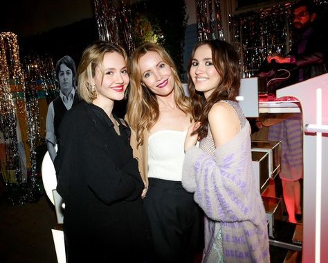 Iris Apatow, Maude Apatow, Judd Apatow, Leslie Mann, These Girls, Celebrity Crush, Open Shoulder Tops, Blonde, Lifestyle