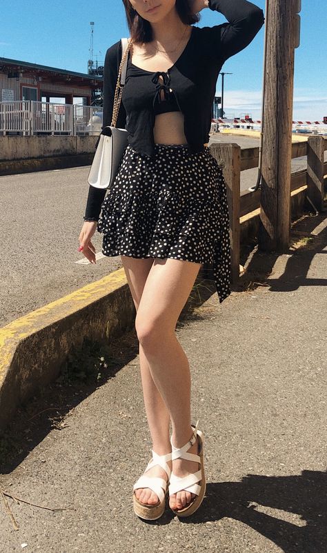 High waisted skirt / tie front / cute spring outfit / cute black outfit