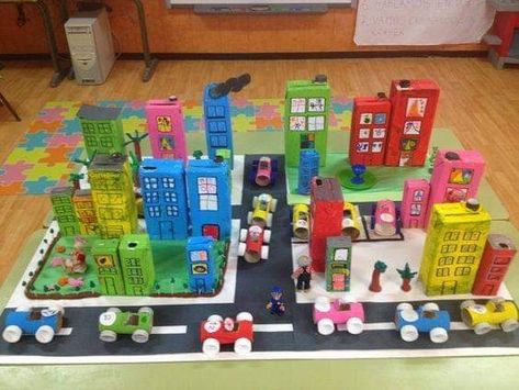 Cardboard City, House Template, Paper House, City Pictures, Cardboard Crafts, Recycled Crafts, Paper Toys, Kids Art Projects, School Projects