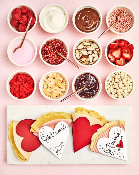 Crêpe Station Crepe Bar Ideas, Crepe Bar Party, Crepe Station, Crepe Party, Crepe Bar, French Themed Parties, Crepes Party, Valentines Brunch, Breakfast Station