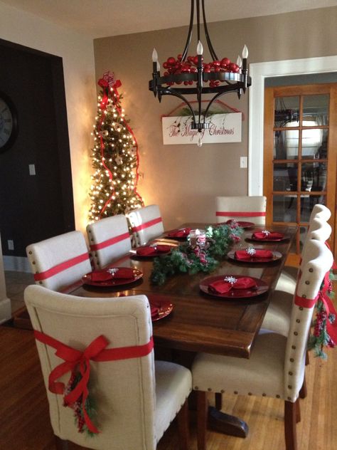 45+ Best Christmas Decorating ideas | A complete guide Tree Placement, Winter Table Decorations, Pencil Tree, Xmas Table, Deco Table Noel, Tafel Decor, Christmas Decorations Cheap, Christmas Dining Room, Chair Decor