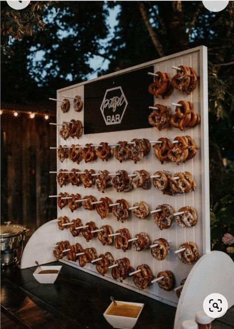 Wedding Bars Food, Pretzel Bar Wedding Ideas, Pretzel Board Display, Pretzel Wall Wedding, Wedding Pretzel Bar, Pretzel Bar Wedding, Snack Bar Wedding, Pretzel Bar Ideas, Pretzel Wall