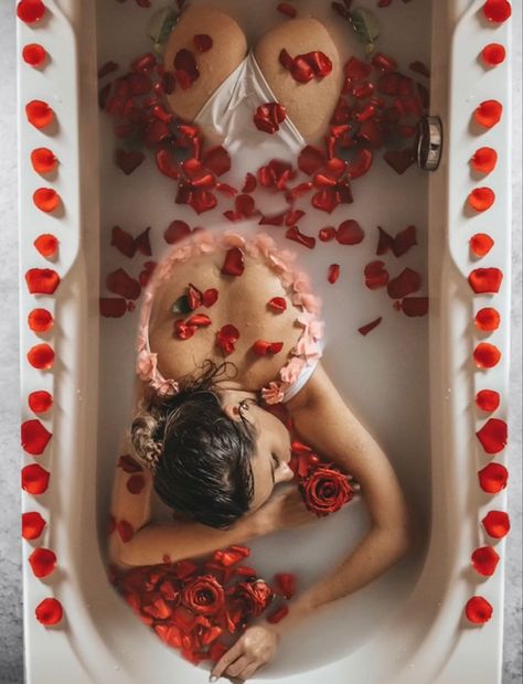 Milk Bath Photography, Valentine Photo Shoot, Bouidor Photography, Bath Photography, Mode Editorials, Beautiful Photoshoot Ideas, Fun Photoshoot, Photography Posing Guide, Valentine Photo