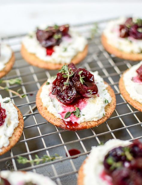 Roasted Cherry, Whipped Goat Cheese, & Thyme Hors d'Oeuvres are a can't-stop combo of juicy cherries, tangy goat cheese, and earthy thyme, atop a crispy cracker. #AD | theeverykitchen.com Cherry Goat Cheese, Goat Cheese Bites, Hors Devours, Hors Doeuvres, Appetizer Party, Crispy Crackers, Whipped Goat Cheese, Fancy Appetizers, Cocktail Appetizers