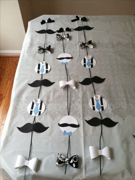 Diy Slinger, Décoration Baby Shower, Baby Shower Ideas For Boys, Mustache Baby Shower, Boy Baby Shower Ideas, Boy Diy, Trendy Baby Shower Ideas, Baby Shower Decorations For Boys, Boy Baby Shower Themes