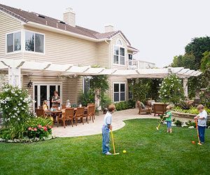 Before and After Makeover: Family-Friendly Backyard Low Maintenance Backyard, California Backyard, Large Backyard Landscaping, Family Backyard, Cheap Backyard, Patio Pergola, Pergola Design, Perfect Backyard, Backyard Pergola