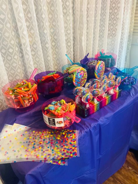 Rainbow candy station doubling as party favors Lisa Frank Party Favors, Lisa Frank Birthday, Lisa Frank Party, Lisa Frank Birthday Party, Dolphin Party, Baby Shower Theme Decorations, Candy Station, Party Tips, Birthday Party Activities