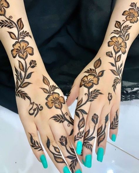 Arbi Mehndi Design, Khafif Mehndi Designs, Floral Mehndi Designs, Henna Aesthetic, Minimal Henna, Leg Henna Designs, Yoga Strong, Bridal Aesthetic, Khafif Mehndi Design