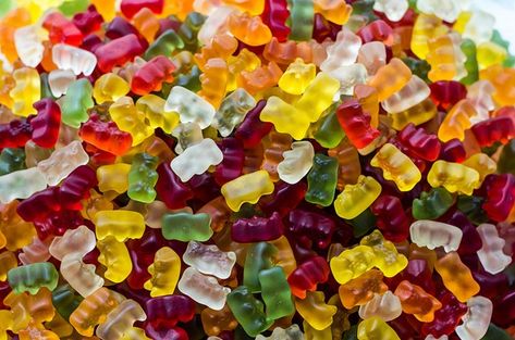 17 surprising mid-run snacks to improve your marathon. Haribo Gummy Bears, Marathon Inspiration, Running Fuel, No Sugar Foods, Best Candy, Running Motivation, Marathon Training, I Work Out, Just Run