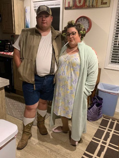 Trailer Trash Outfit, Trash Outfit, Trash Clothing, Trailer Park Trash, Barbie And Ken Costume, Trailer Trash Party, Crop Tops Lace, Dresses Basic, Trash Bash