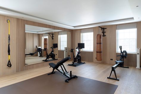 Detached Home Gym, Wellness Bedroom, Gym Decor Ideas, Gym Decorating Ideas, Gym At Home Ideas, Studio Apartment Plan, Mini Gym At Home, Mini Gym At Home Ideas, Home Gym Basement