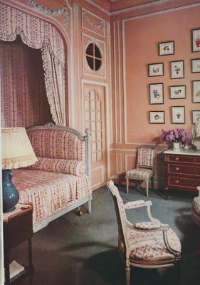 The bedroom of Mme Billotte as decorated by Henri Samuel. Henri Samuel, Old World Bedroom, Dog Ate My Homework, Alcove Bed, Diy French Country Decor, French Country Rug, Chateaux Interiors, Bed Crown, Sleeping Quarters