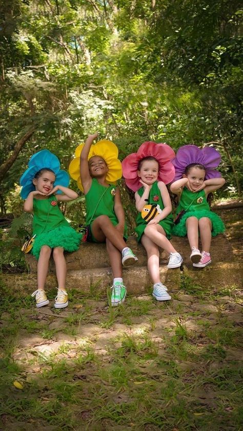 Flower Costume Kids, Spring Costume, Easter Hair Accessories, Carnaval Outfit, Easter Hair Bows, Flower Costume, Diy Kostüm, Mardi Gras Costumes, Easter Hairstyles For Kids