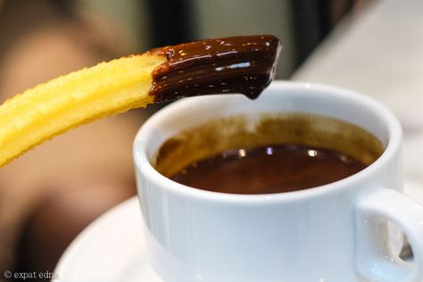 The 5 Best Things I Ate in Madrid by Expat Edna Spanish Churros Recipe, Chocolate Churros, Spanish Churros, Churros Con Chocolate, Churros Recipe, Tart Recipes, Online Food, Quick Recipes, Chocolate Recipes