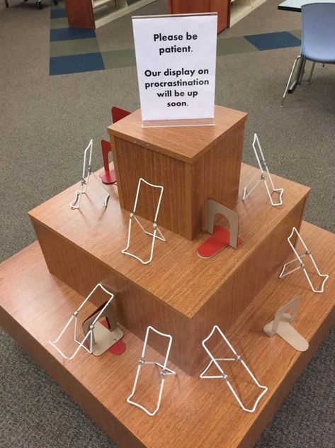 17 Librarians Who Deserve A Raise Immediately Library Memes, Librarian Humor, Library Humor, School Library Displays, Library Bulletin Board, Middle School Libraries, Library Themes, Library Book Displays, High School Library