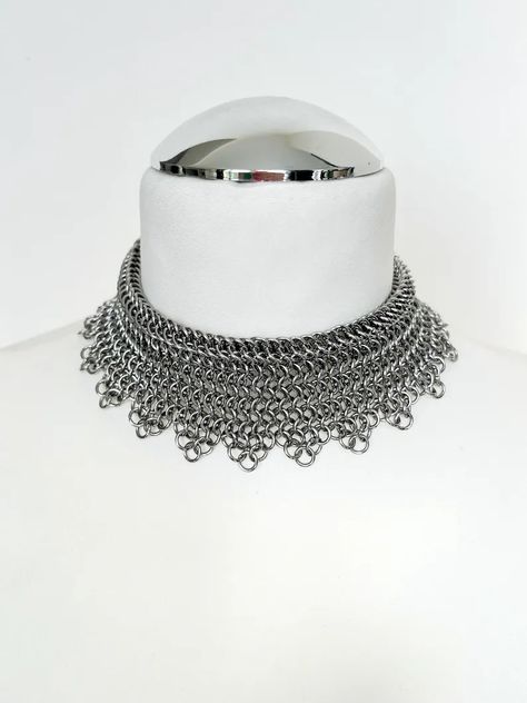 Chainmail Choker Collar Necklace - Etsy France Chainmail Collar, Chainmail Choker, Choker Collar Necklace, Chain Mail, Choker Collar, Choker Necklaces, Collar Necklace, Necklace Etsy, Choker