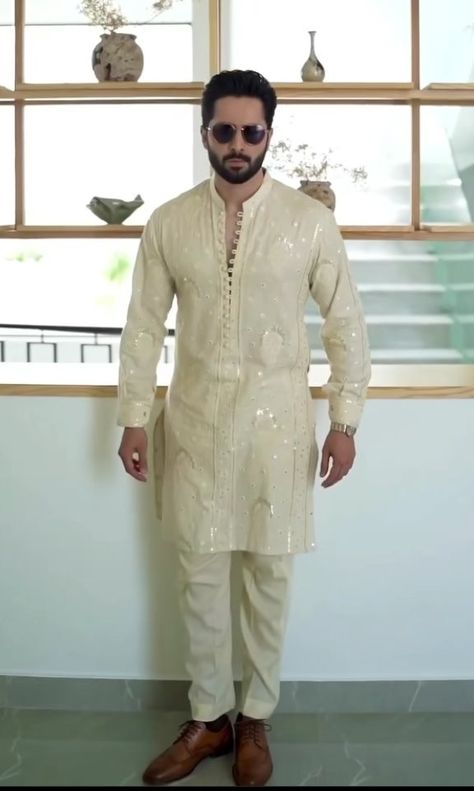 Kurta Pattern For Men, Kurta For Haldi Function Men, Casual Wedding Outfits For Men, Casual Wedding Outfit Mens, White Kurta Men, Engagement Clothes, Stole For Men, Indian Wedding Clothes For Men, Waistcoat Designs