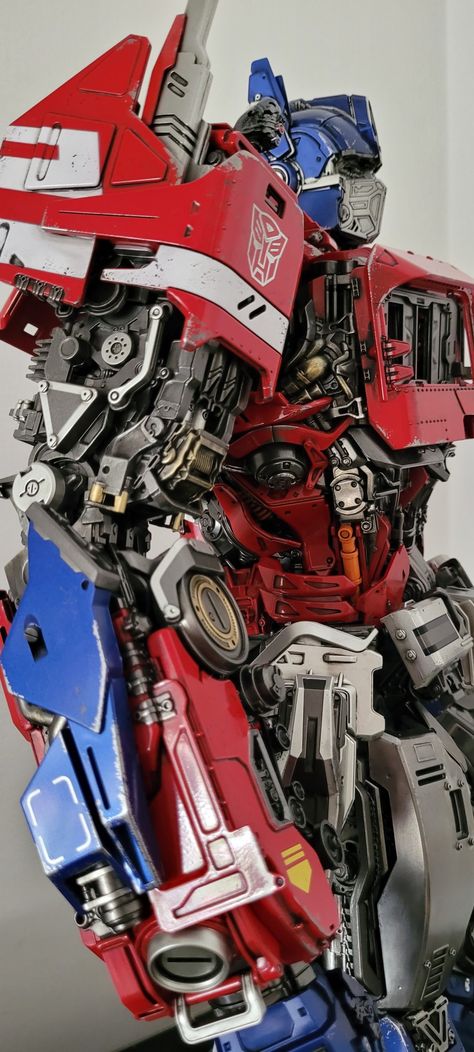 Transformers Devastator, Transformers Figures, Optimus Prime Wallpaper Transformers, Optimus Prime Wallpaper, Original Transformers, Futuristic Helmet, Orion Pax, Gundam Wallpapers, Transformers Optimus