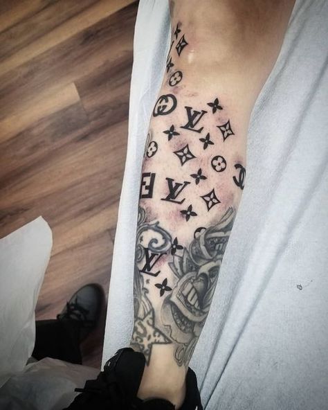 Dakas Victor Avila on Instagram: "#thestandardtattooparlor #louisvuitton #louisvuittontattoo" Luis Vuitton Tattoo Design, Louis Vuitton Tattoo For Men, Louie Vuttion Tattoo, Lv Tattoo Ideas, Lv Tattoo Louis Vuitton, Lv Tattoo Design, Louis Vuitton Tattoo Ideas, Grunge Tats, La Tattoo Ideas