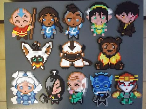 This is so cool Avatar Pearl Beads, Chibi Perler Bead Patterns, Avatar Perler Beads, Avatar Pixel Art, Naruto Perler, Anime Perler Bead Patterns, Hamma Beads Ideas, Melty Bead Patterns, Pearl Beads Pattern