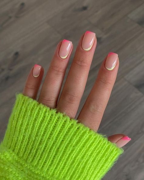 50+ Vacation Nail Ideas For The Perfect Mani! - Prada & Pearls Modern Nails, Minimal Nails, Cute Gel Nails, Vacation Nails, Nagel Inspo, Short Acrylic Nails Designs, Short Nail Designs, Beach Nails, Chic Nails