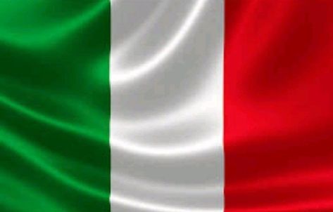 Film Jurassic World, Pictures Of Flags, Flag Of Italy, Journal Pictures, Story Insta, Italy Flag, Italian Flag, Dark Wallpaper Iphone, Travel Locations