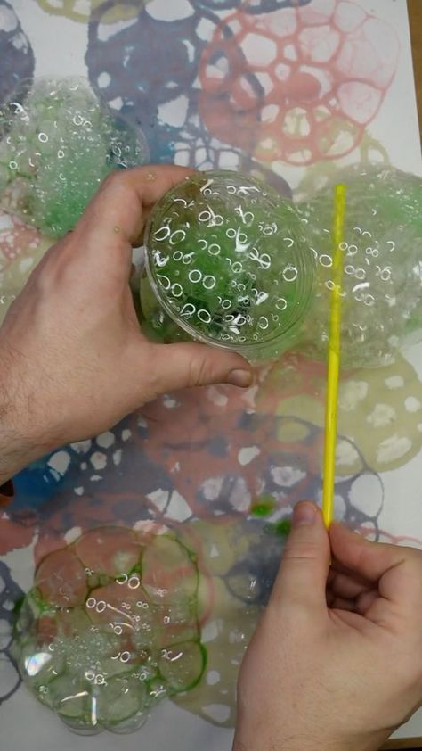 Bubble Painting With Straws, Painting With Bubbles, Easy Art And Craft Ideas, Kids Experiments, Halloween Mobile, Cheesecloth Ghost, Halloween Crafts To Sell, Flying Ghost, Mobile Craft