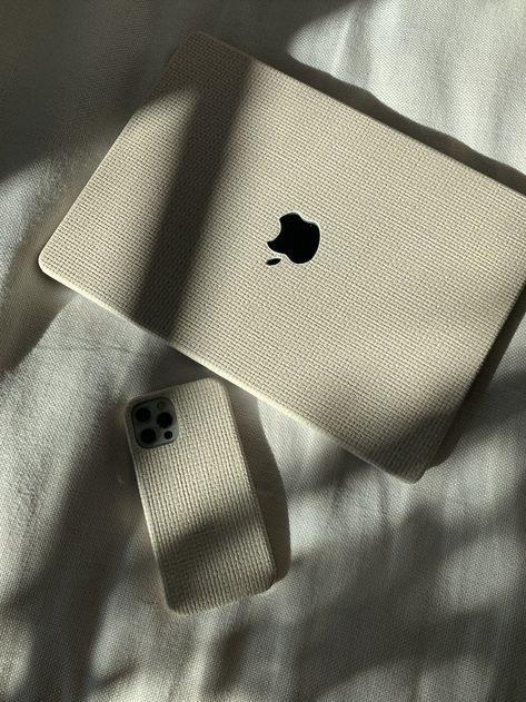 The most aesthetic pleasing cases Macbook Pro Case Aesthetic, Macbook Cover Aesthetic, Ipad Aesthetic Case, Macbook Pro Aesthetic, Macbook Case Aesthetic, Ipad Case Aesthetic, Macbook Pouch, Mac Book Case, Aesthetic Pleasing