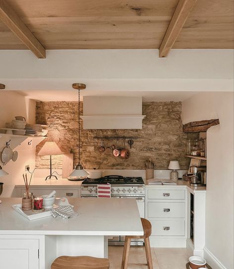 Cottage House Kitchen, Cotswold Cottage Interior, Tiny Cottage Interior, Tiny Cottage Kitchen, English Cottage Interiors, Garage To Living Space, Earthy Decor, Barn Kitchen, Cosy Kitchen