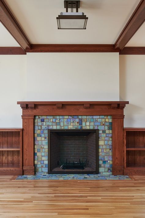 Craftsman Fireplace Surround Ideas, Craftsman Apartment Decor, Midcentury Craftsman Interior, Craftsman Fireplace Tile, Art Deco Cottage Interior, Colorful Tile Fireplace, Colorful Fireplace Tile, Craftsman Style Fireplace Surround, Craftsman Fireplace Makeover