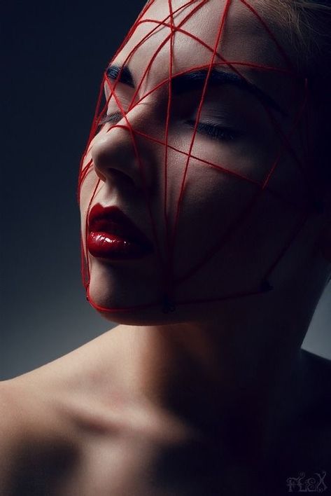 Portrait Photo Original, Thread Photography, Ice Theme, Line Photography, Body Structure, Studio Inspiration, String Theory, Creative Portrait Photography, Spider Webs