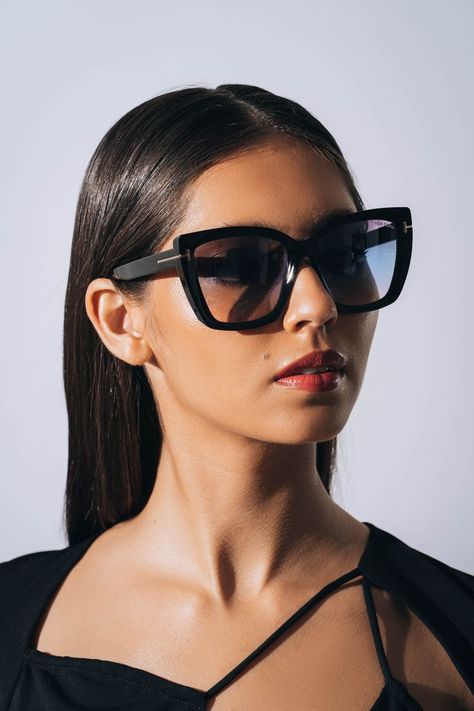 Experience the excellence of Tom Ford eyewear at Designer Eyes. Shop online or at a Designer Eyes boutique near you. Tom Ford Glasses For Men, Tom Ford Glasses Women, Tom Ford Sunglasses Women, Futuristic Sunglasses, Tom Ford Glasses, Trendy Eyewear, Stylish Outfits For Women Over 50, Tom Ford Eyewear, Optical Eyewear