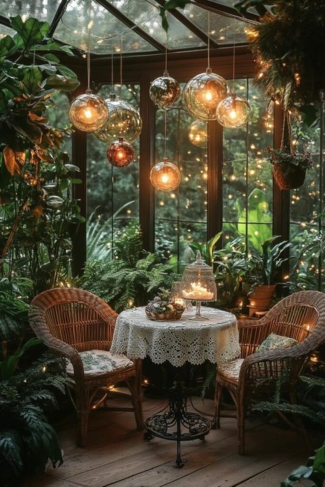 Vintage Garden Greenhouse Christmas Conservatory, Birdcage Light, Vintage Christmas Decor Ideas, Conservatory Decor, Conservatory Ideas, Classic Christmas Decorations, Vintage Christmas Decor, Bird Cage Decor, Retro Holiday