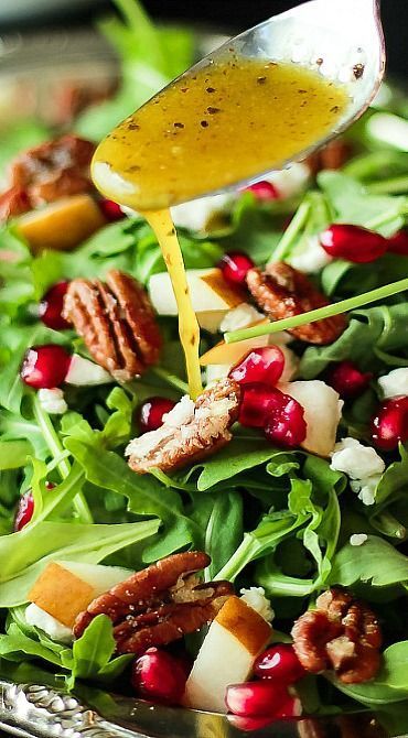 Arugula Pomegranate Salad Goat Cheese, Christmas Arugula Salad, Arugula And Pomegranate Salad, Pomegranate Arugula Salad, Arugula Pomegranate Salad, Pomegranate Goat Cheese, Classic Chicken Salad Sandwich, Salad Arugula, Candied Pecan