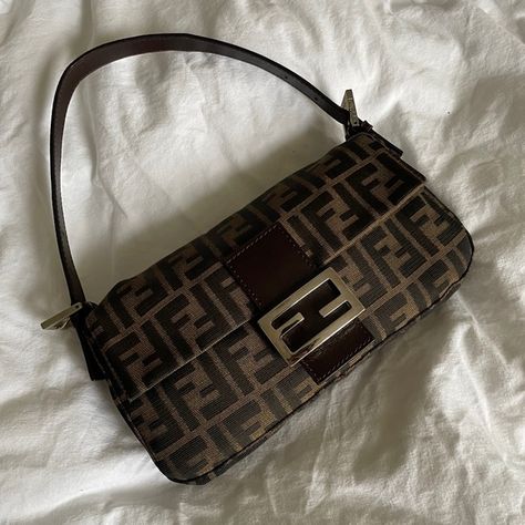 Vintage Fendi Baguette Fendi Bag Outfit, Fendi Baguette Vintage, Fendi Aesthetic, Vintage Fendi Baguette, Fendi Mini Bag, Mini Baguette Bag, Vintage Fendi Bag, Fendi Baguette Bag, Mini Baguette