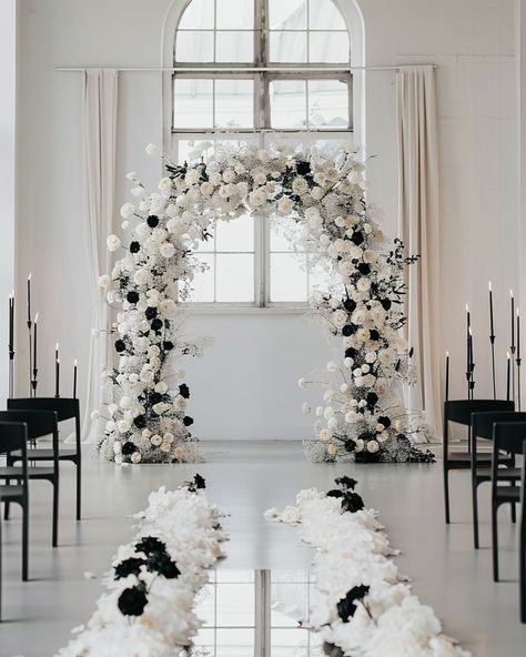 The concept of a black and white chamber wedding 🤍🩶🖤 #mg_eventdesign Modern Black And White Wedding Decor Ceremony, Black Wedding Aisle Decor, Weddings Black And White, Wedding Inspo Black And White, Black Wedding Ceremony Decor, 1111 Wedding, Black And White Wedding Backdrop, Black Wedding Arch, Black And White Wedding Flowers