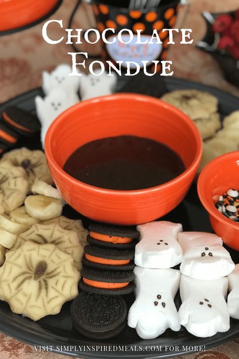 Halloween Fondue Party, Chocolate Fondue Dippers Ideas, Halloween Fondue Ideas, Halloween Chocolate Fountain, Chocolate Fondue Ideas, Halloween Fondue, Kids Dessert Table, Spooky Pizza, Vampire Halloween Party