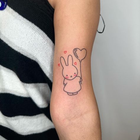 MIFFY HOLDING A BALLOON 🐰🎈 TATTED BY @hafutattoo Soho, Union Square, and Williamsburg 11AM-9PM 7 DAYS A/W🕘 WALK-INZ OR BOOK ONLINE..📕 TATTOOS & PIERCINGS, NO ATTITUDE, NO MISERABLE HOOPS TO JUMP THROUGH....🚫 WALK-INZ WELCOME OR BOOK ONLINE AT ⚔️livebytheswordtattoo.com⚔️ . . . . #miffy #miffytattoo #flashtattoodesign #fineline #finelinetattoo #williamsburg Line Minimalist Tattoo, Fine Line Minimalist Tattoo, Miffy Tattoo, Balloon Outline, Outline Cartoon, Outline Tattoo, Flash Tattoo Designs, Small Tattoo Designs, Union Square