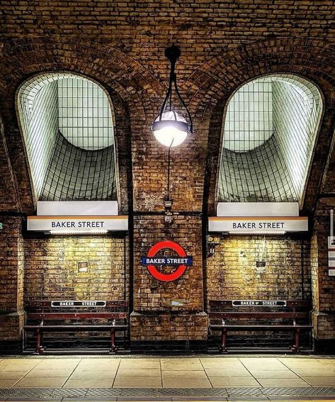 London Week | 📍Baker Street Station, London. 🇬🇧 • • • #londonweek | Instagram Tube Station, London Town, London Underground, London Calling, London Photos, Baker Street, London Life, Beautiful View, London City