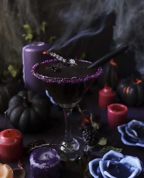 Halloween Cocktail Aesthetic, Licorice Aesthetic, Black Licorice Recipe, Fantasy Drinks, Goth Bar, Halloween Whiskey, Drink Combos, Liquorice Recipes, Holiday Bars