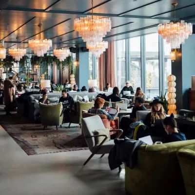 Located on the edge of New York's East River, DUMBO House is a place for members to relax, eat, drink and meet. Discover more here. Wood Oven Pizza, Marble Bar Top, Friendsgiving Dinner Party, Speakeasy Bar, Wood Oven, East River, Kitchen Dinning, Soho House, Commercial Design