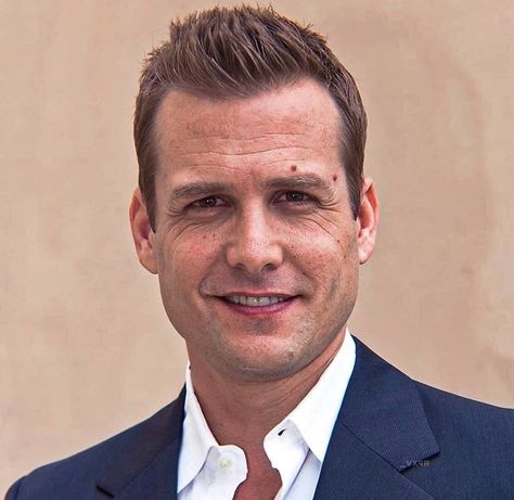 Harvey Specter Hairstyle, Harvey Specter Haircut, Lawyer Boyfriend, Attitude Boy Dp, Mohamed Bin Salman, Harvey Suits, Specter Suits, Harvey Specter Suits, Attitude Boy