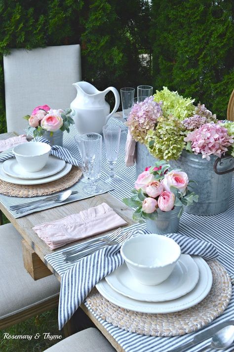 DSC_1312 Farmhouse Tablescape, Farmhouse Table Setting, Spring Display, Modern Farmhouse Table, Engagement Dinner, Tafel Decor, Brunch Table, Beautiful Tablescapes, Table Setting Decor